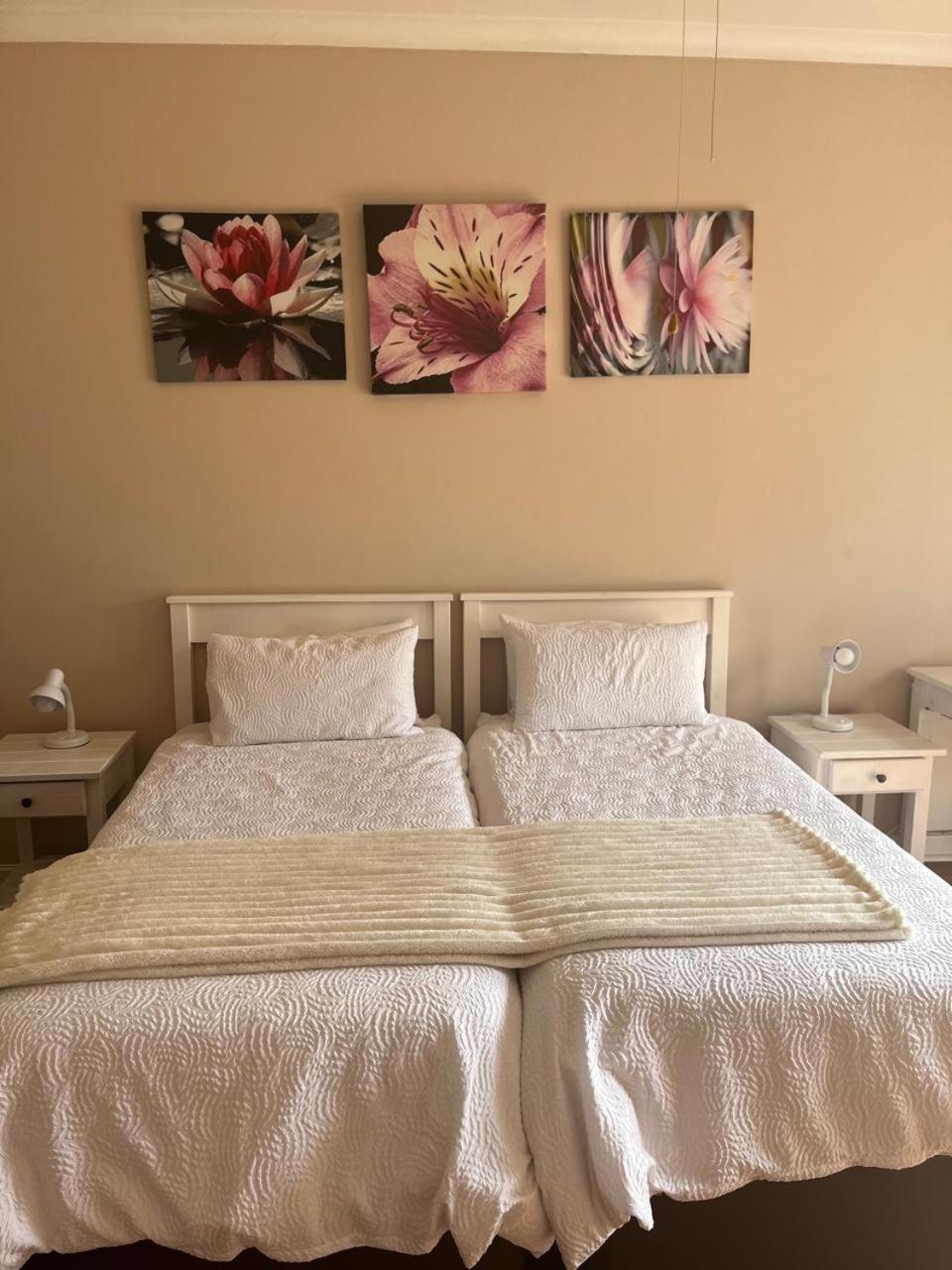At Sta-Plus Guest House بورت اليزابيث المظهر الخارجي الصورة