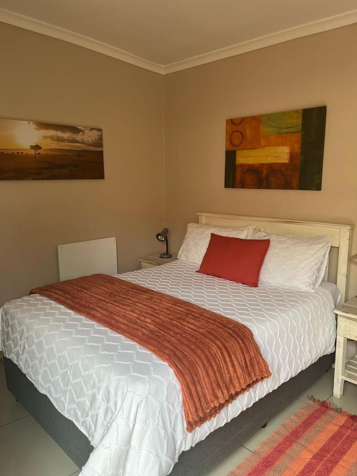 At Sta-Plus Guest House بورت اليزابيث المظهر الخارجي الصورة
