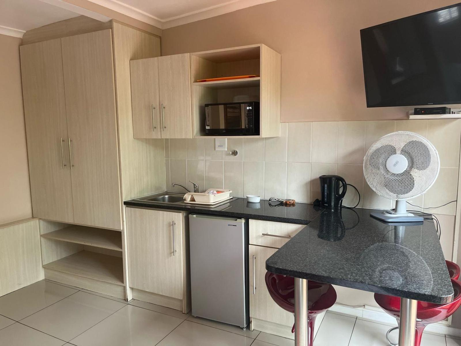 At Sta-Plus Guest House بورت اليزابيث المظهر الخارجي الصورة