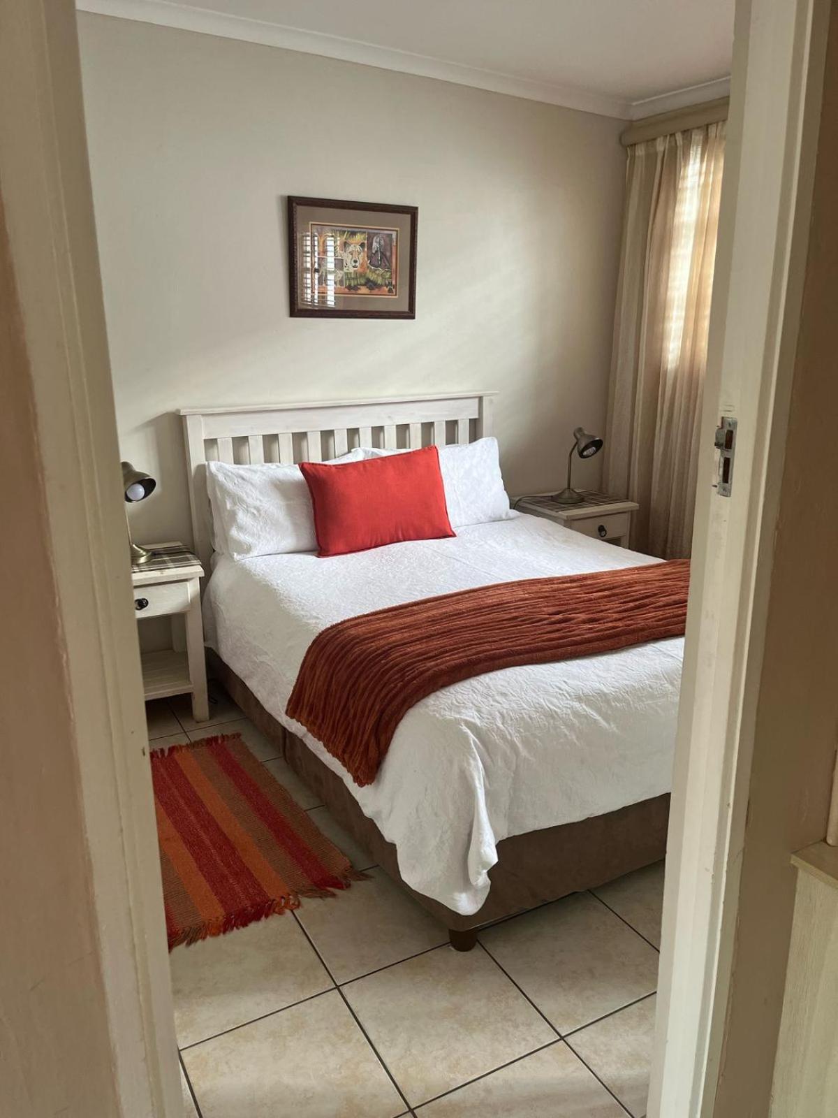At Sta-Plus Guest House بورت اليزابيث المظهر الخارجي الصورة