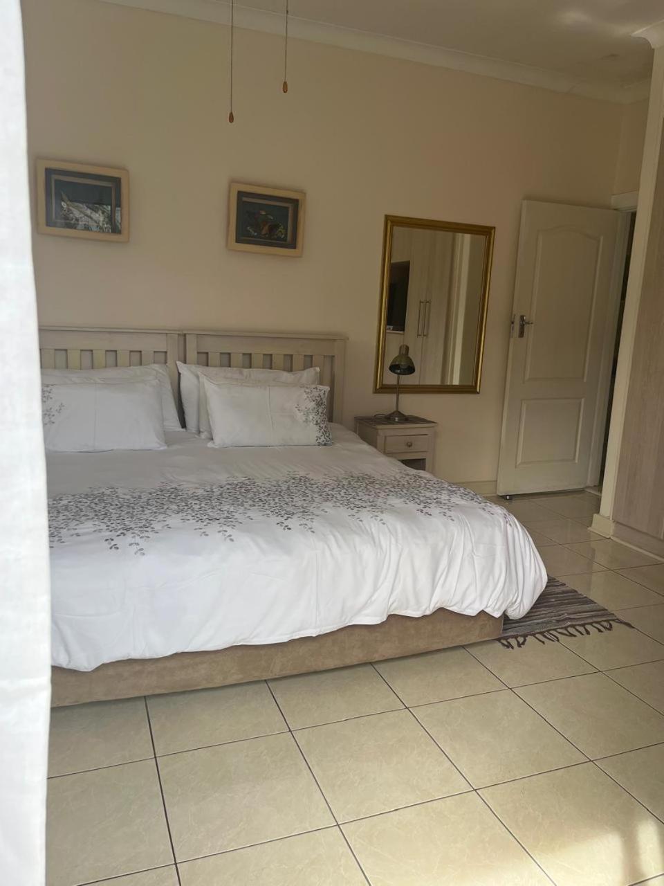At Sta-Plus Guest House بورت اليزابيث المظهر الخارجي الصورة