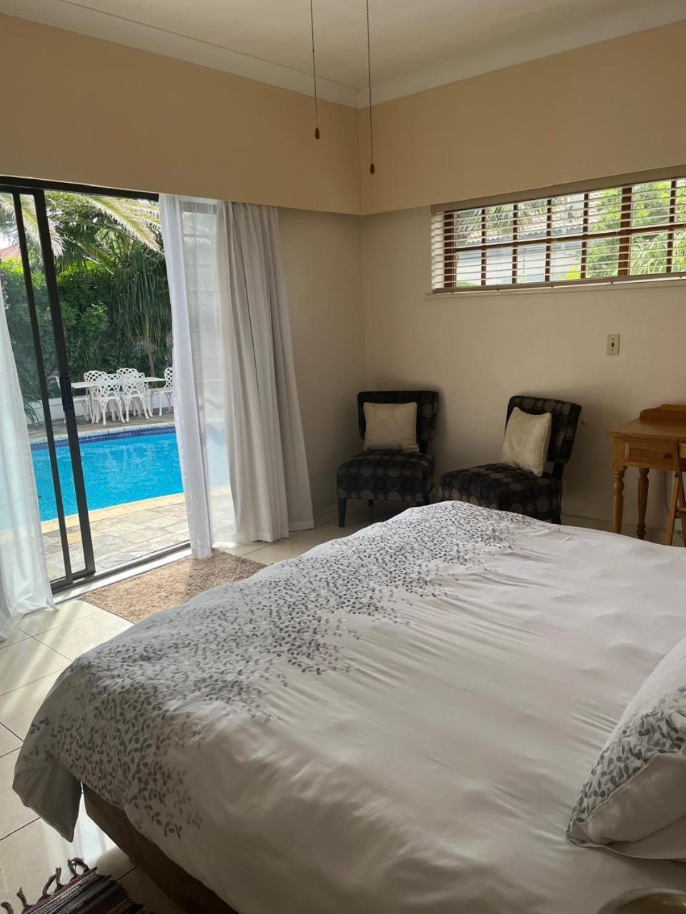At Sta-Plus Guest House بورت اليزابيث المظهر الخارجي الصورة